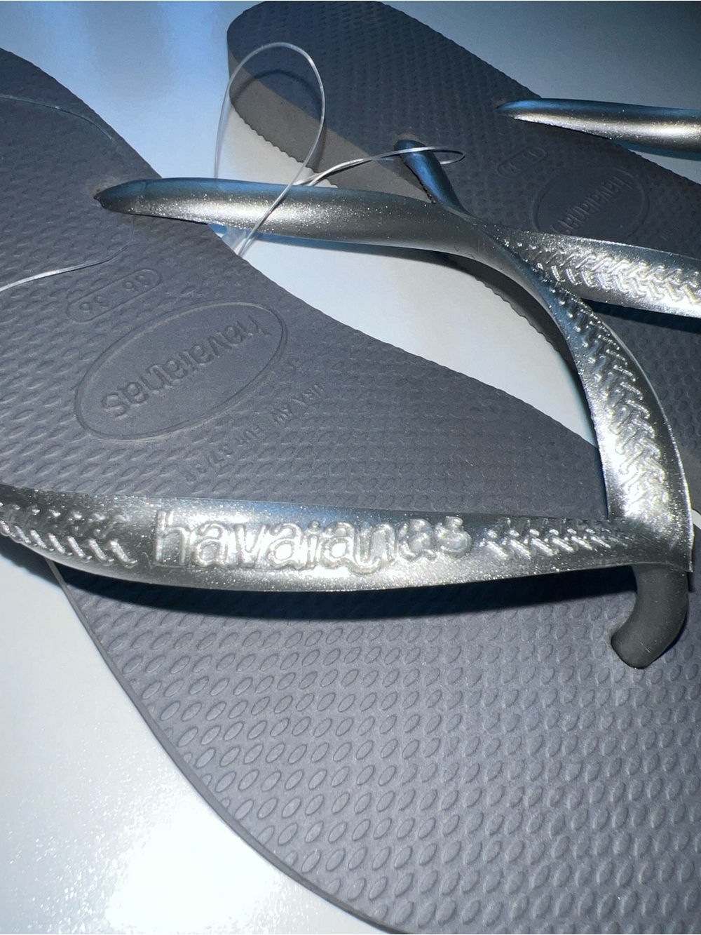 Havaianas Women's Slim Sandals / Rubber Silver Metallic Strap Flip Flop Sz 6-6.5 - Picture 11 of 16